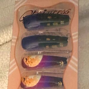 NWT Set of 12 Halloween 🎃 Designed nails